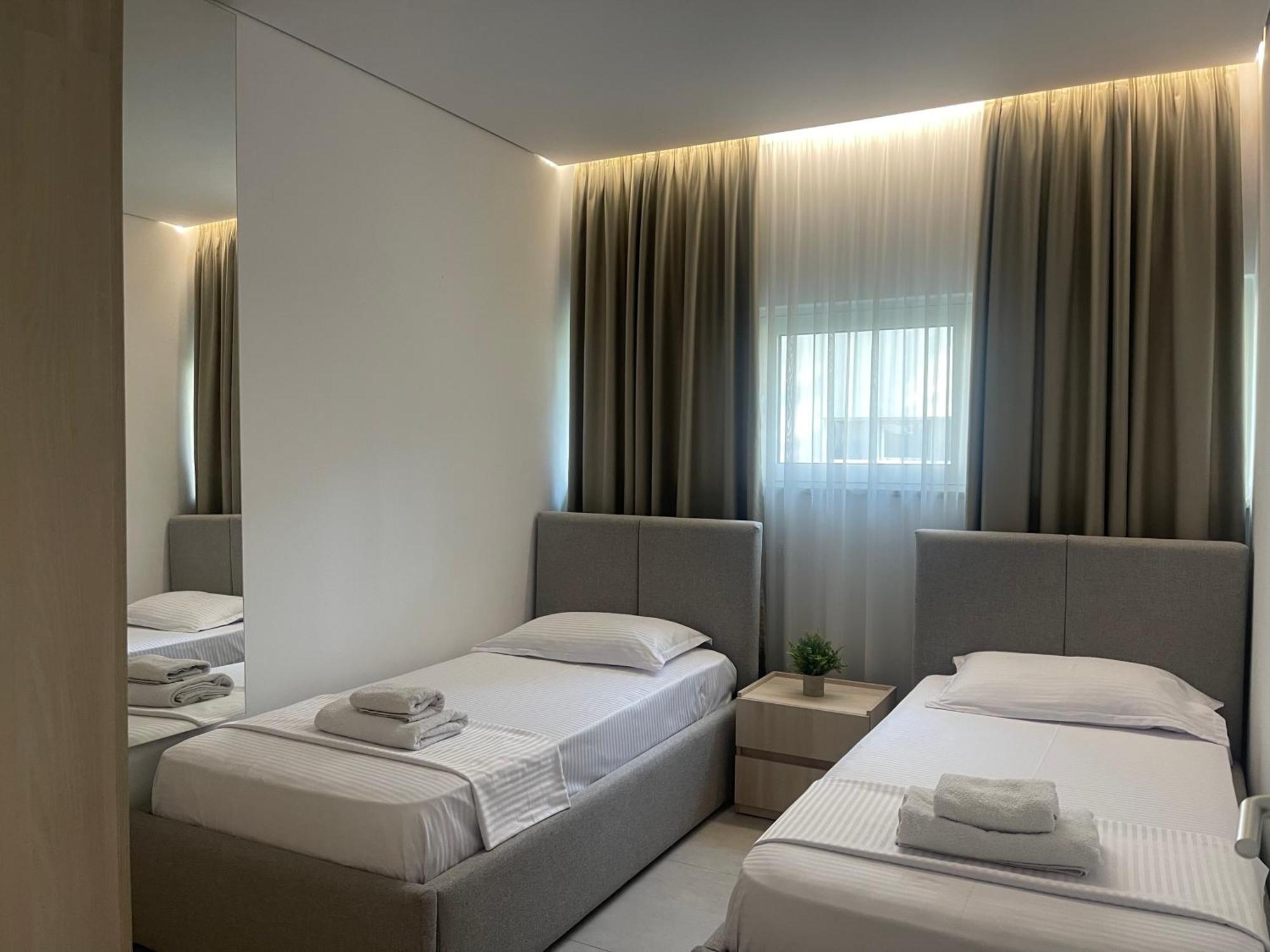 דורס Eme Apartments - Kompleksi San Pietro, Gjiri I Lalzit מראה חיצוני תמונה