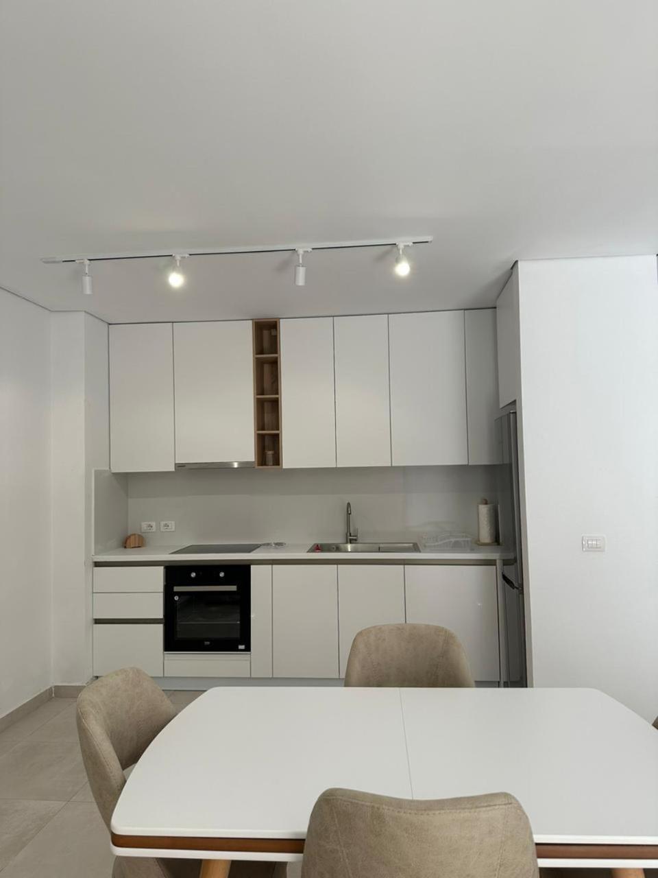 דורס Eme Apartments - Kompleksi San Pietro, Gjiri I Lalzit מראה חיצוני תמונה