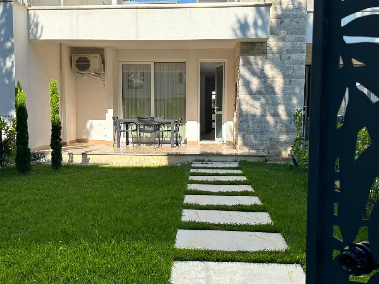 דורס Eme Apartments - Kompleksi San Pietro, Gjiri I Lalzit מראה חיצוני תמונה
