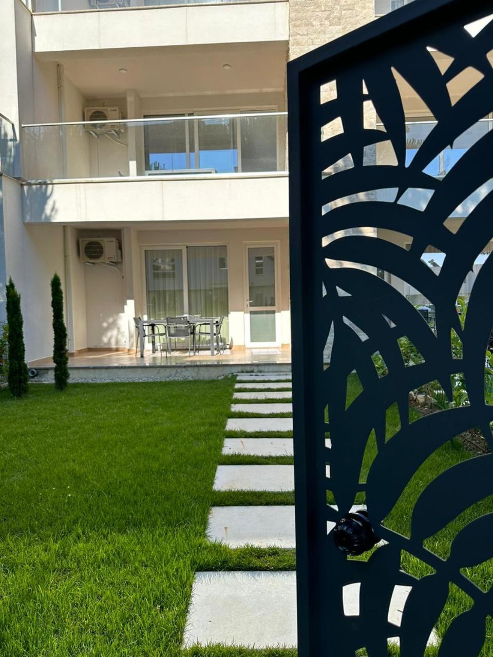 דורס Eme Apartments - Kompleksi San Pietro, Gjiri I Lalzit מראה חיצוני תמונה